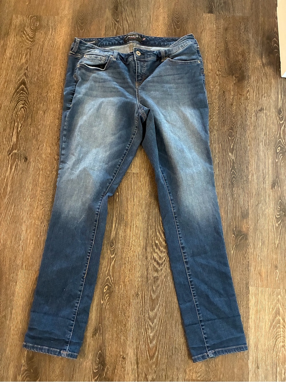 torrid Skinny Jeans in Mid Blue Wash